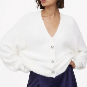 HM Winter White Cardigan Eyelash Rhinestone Buttons Medium Lounge  Luxury Pamper